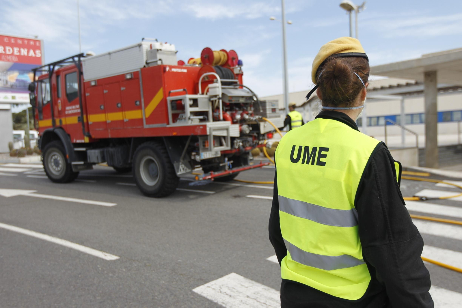 Fotogalería actuación INFOCA y UME por el coronavirus en Almería. Covid-19