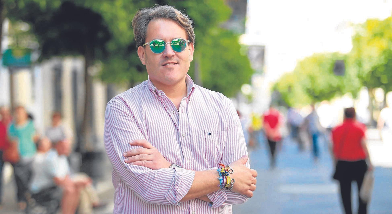 Fernando Calderón posa cerca de su taller de bordados en Jerez.