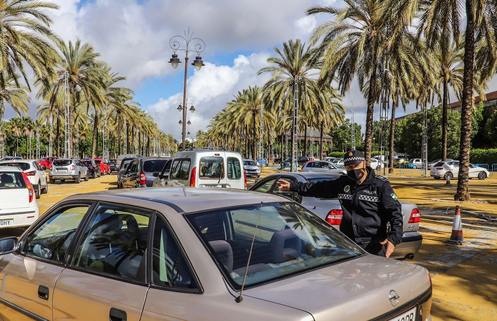 Afluencia masiva para la vacunación en Ifeca, este martes.