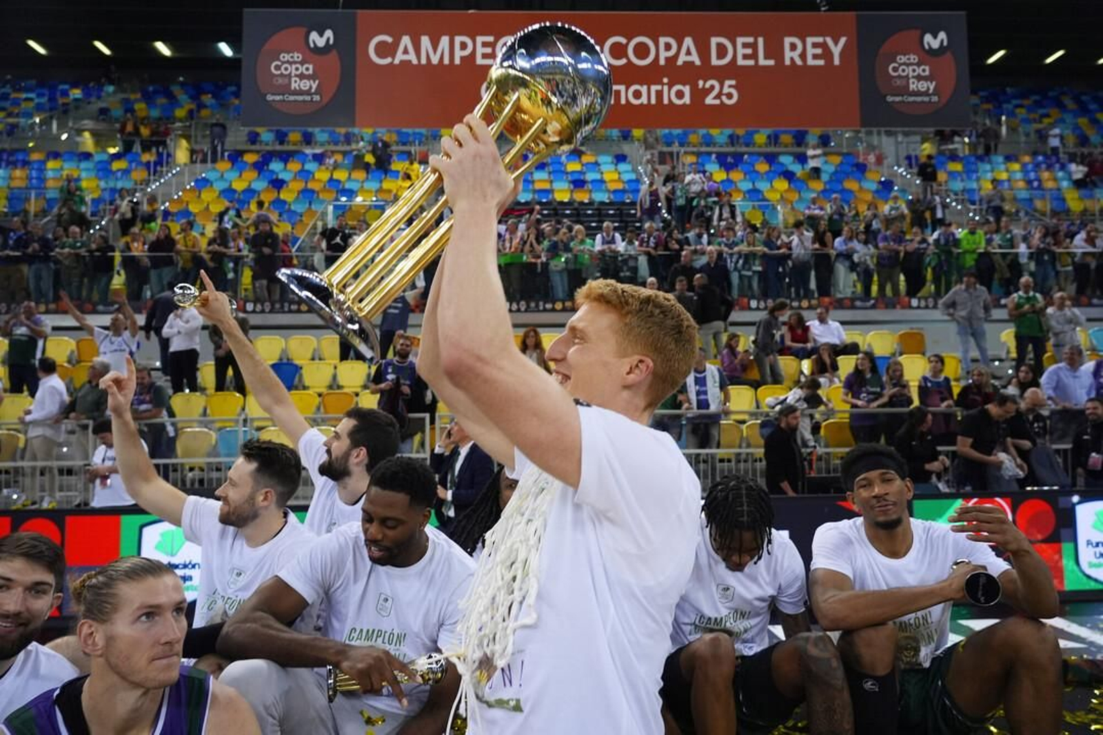 El Unicaja, campeón de Copa: Todas las imágenes del partido, la fiesta y la llegada a Málaga