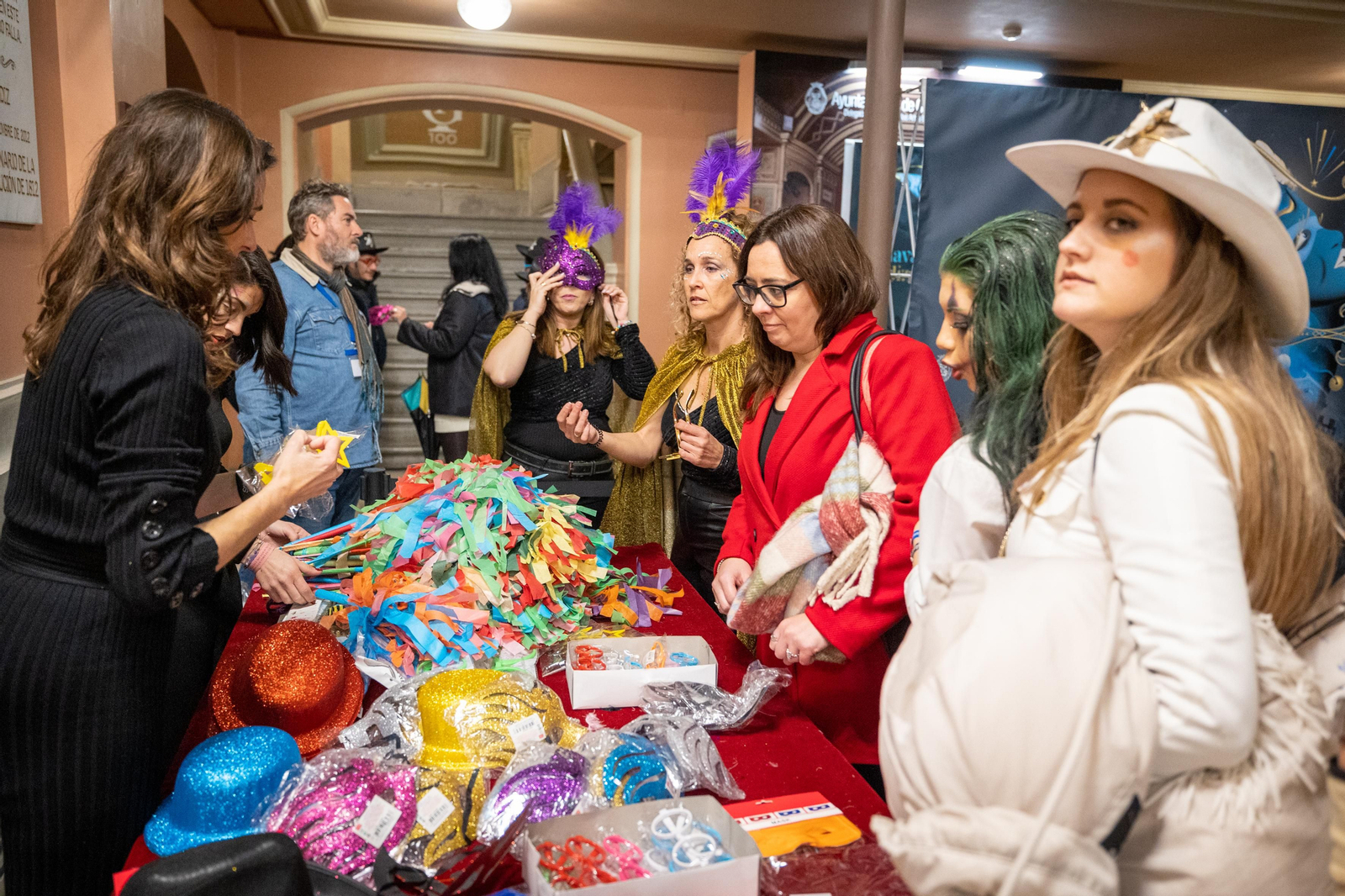 Búscate entre las mejores imágenes de la final del COAC 2024 del Carnaval de Cádiz