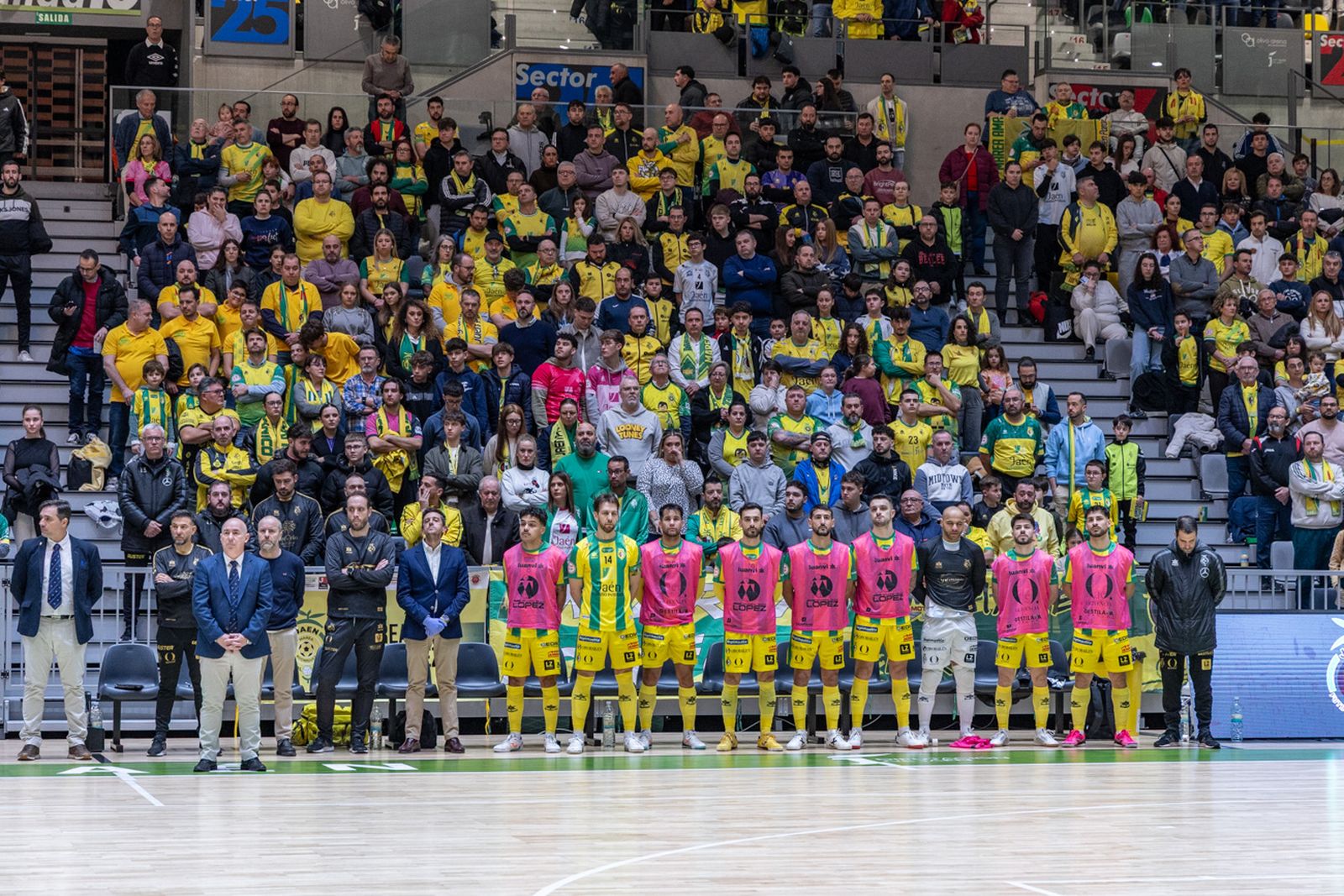 Las mejores imágenes del espectacular encuentro entre Jaén Paraíso Interior FS y Barça (3-3)