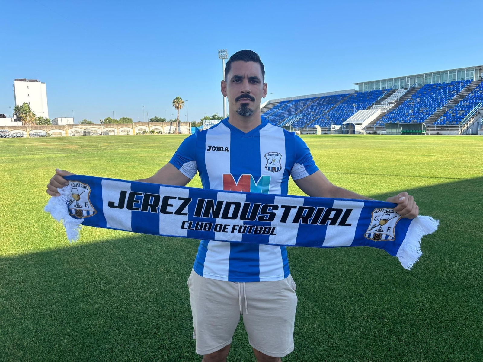 Álex Valero regresa a casa. Álex Valero regresa a casa.