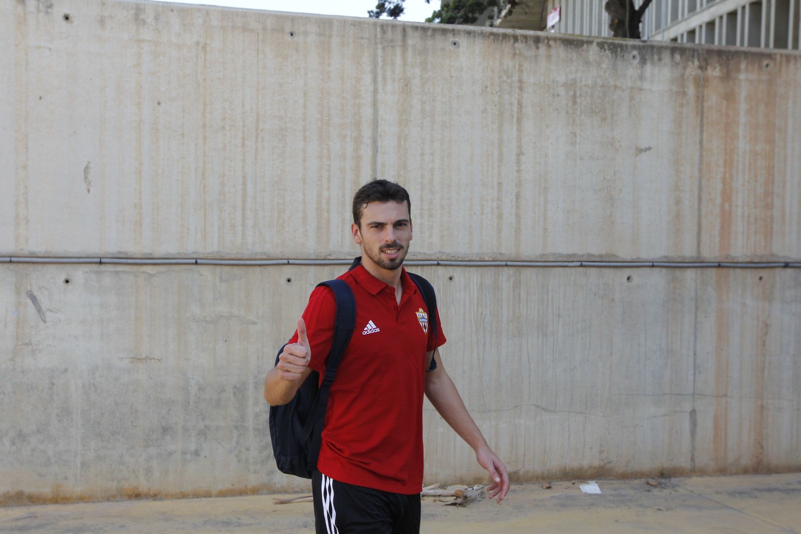 Fotogalería salida jugadores U.D. Almería con destino San Pedro del Pinatar