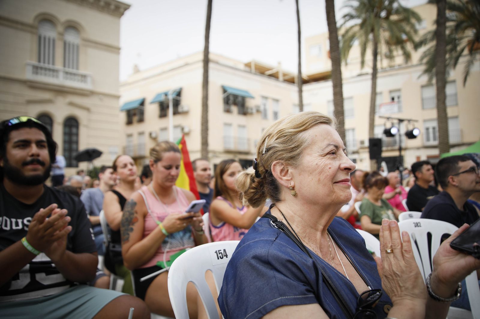 Imágenes de campaña para las elecciones europeas de VOX