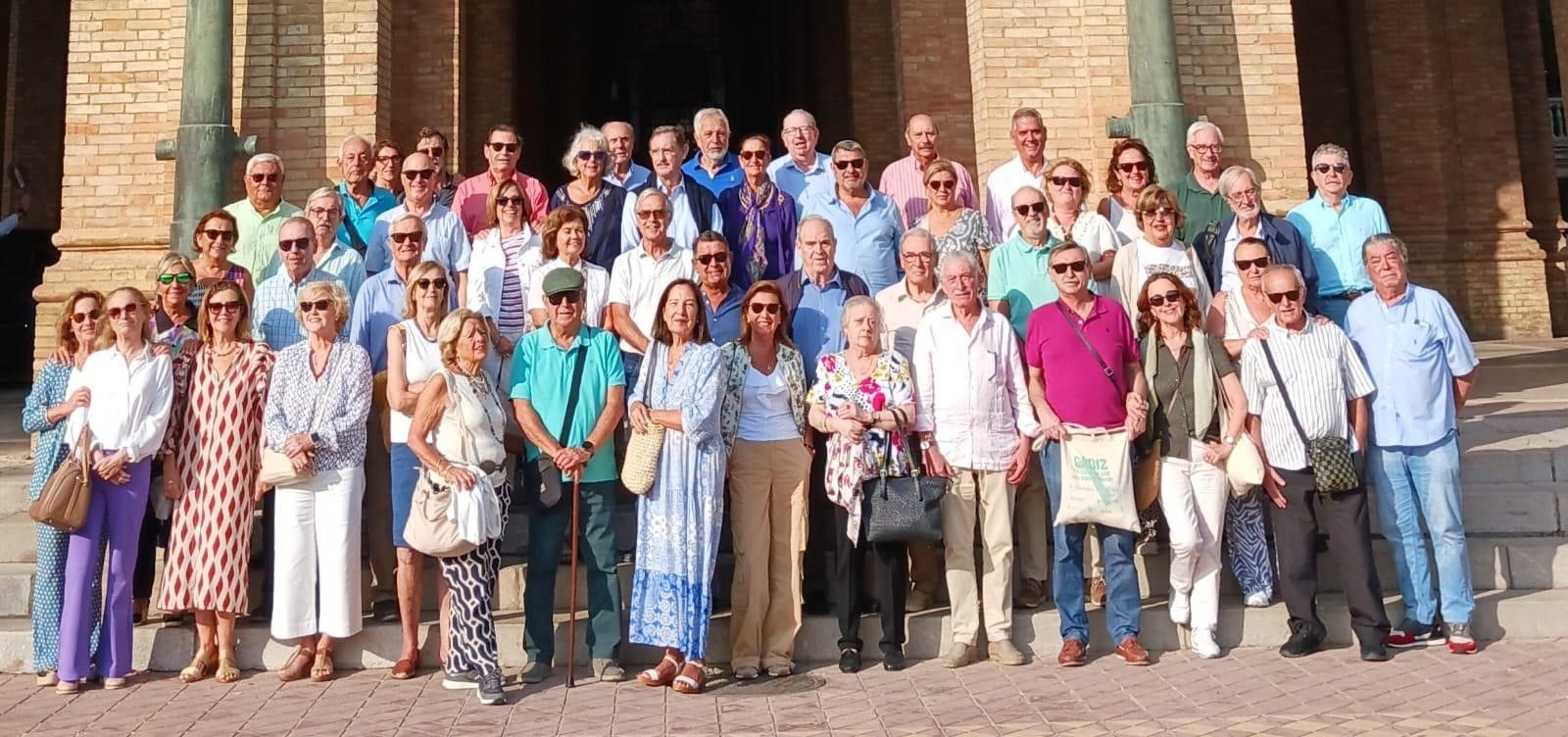 Ana Soubrier, Inocencio Gómez, Juan Antonio Casas, Dolores y José María Ríos, Dolores Pavón, Antonio Gómez de Barreda, María Teresa Díaz, José María de Anduaga, Consolación Vázquez, Álvaro Caravaca, Amparo Bellón, Amparo Alonso, Manuel Marenco, Antonia Toscano, Luis Manzano, Gloria Riera, Marcos Arce, Marcos Gutiérrez, Rosario Fernández, José María Gutiérrez, María José De Ory, Manuel Grosso, Amparo Galindo, Antonio Rodríguez, María del Pilar Pascual, Domingo Vázquez, Antonio Saiz, Amparo Marenco, Javier Delgado, Coral Bejerano, Julio de Vicente, Mamen Guilloto, Eduardo Romero, Agustín  Robles, Miguel Guilloto, Rafael González, Luis González, Teresa Benítez, Teresa García, Manuel Maestre, José González, Francisca Moriano, Miguel López, María Isabel Soto, Pedro Sánchez, Rosa María Sánchez, José Sueiro y Carmen Martín.