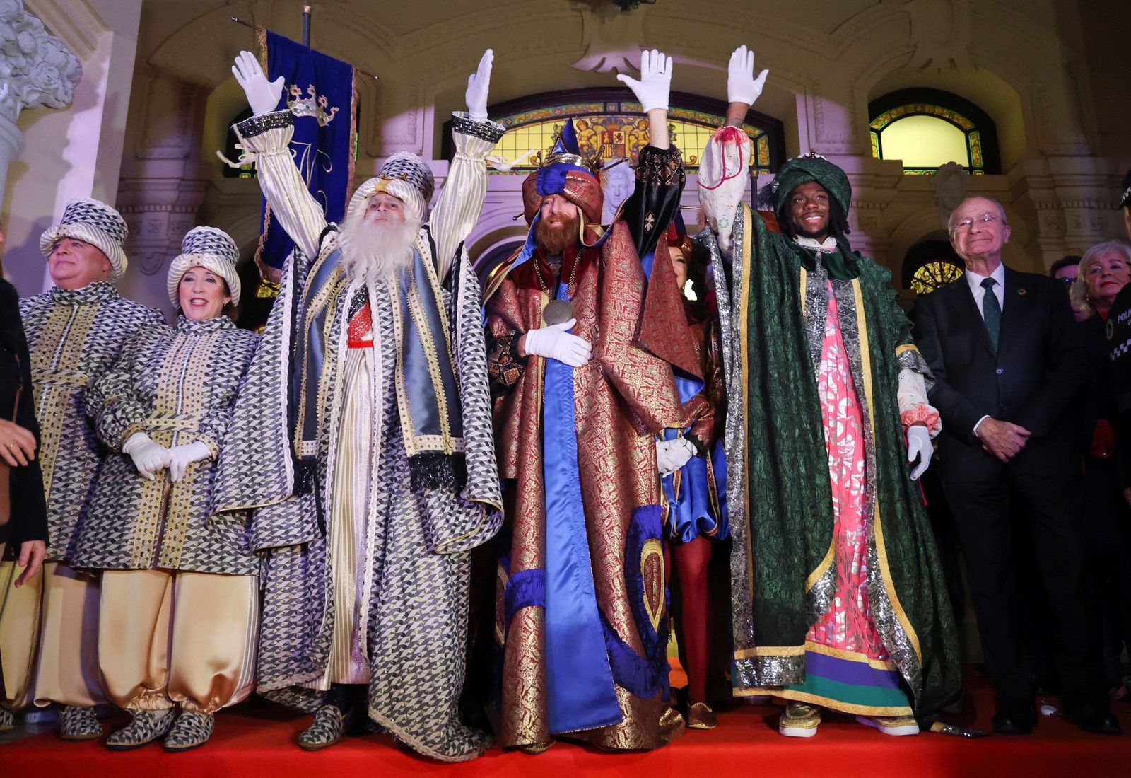 Los Reyes Magos llenan Málaga de ilusión tras la lluvia