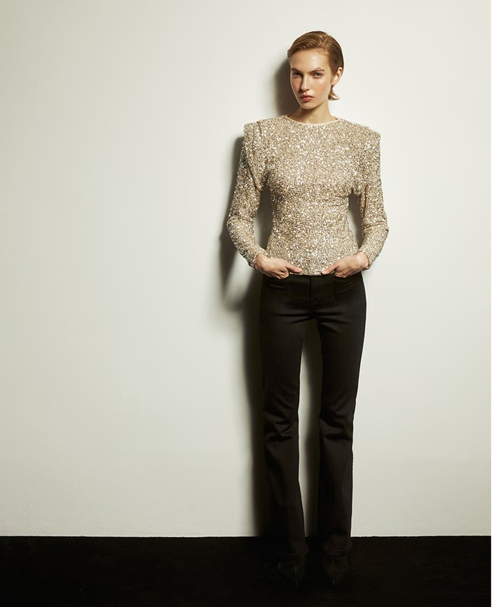 Top de lentejuelas de Mango.