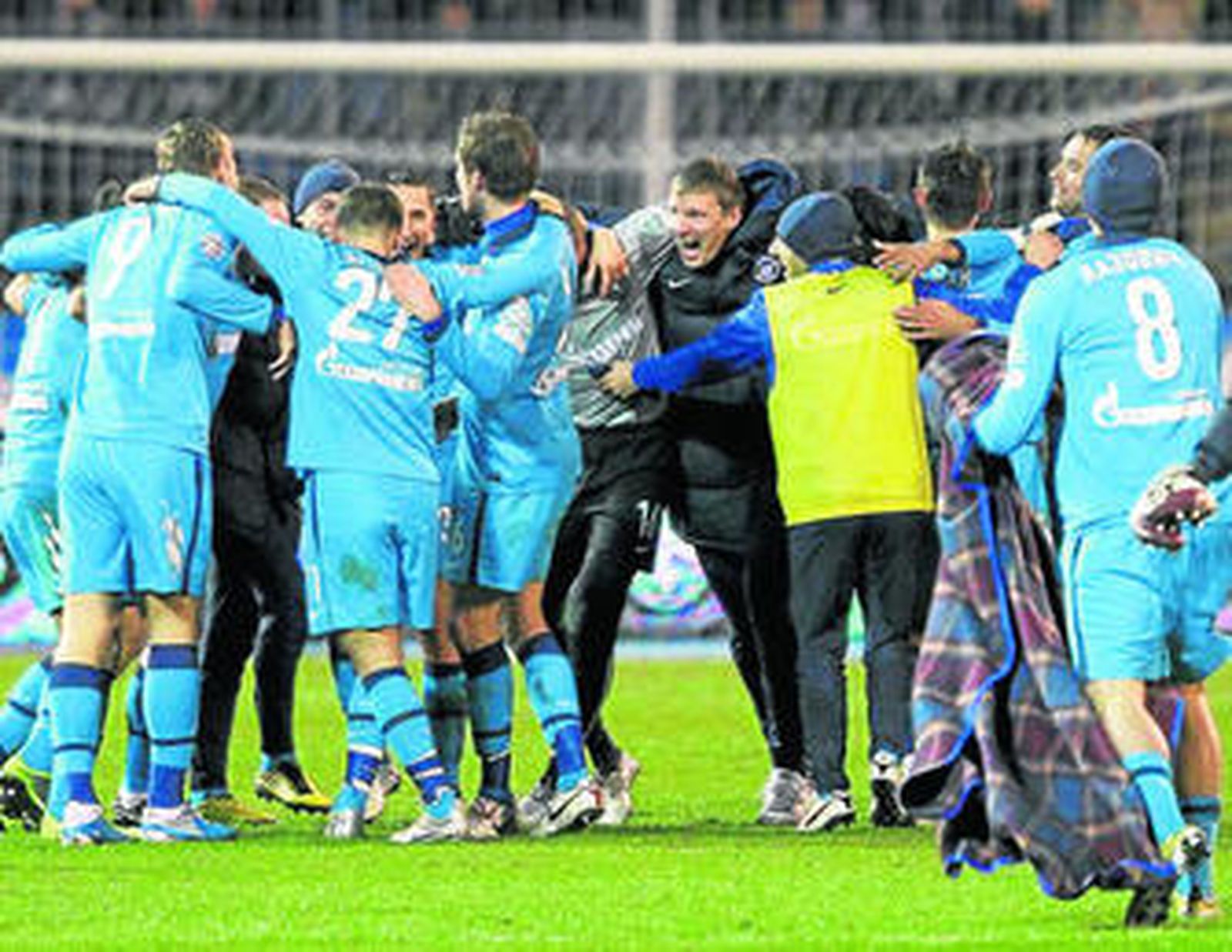 Los jugadores del Zenit celebran el título.