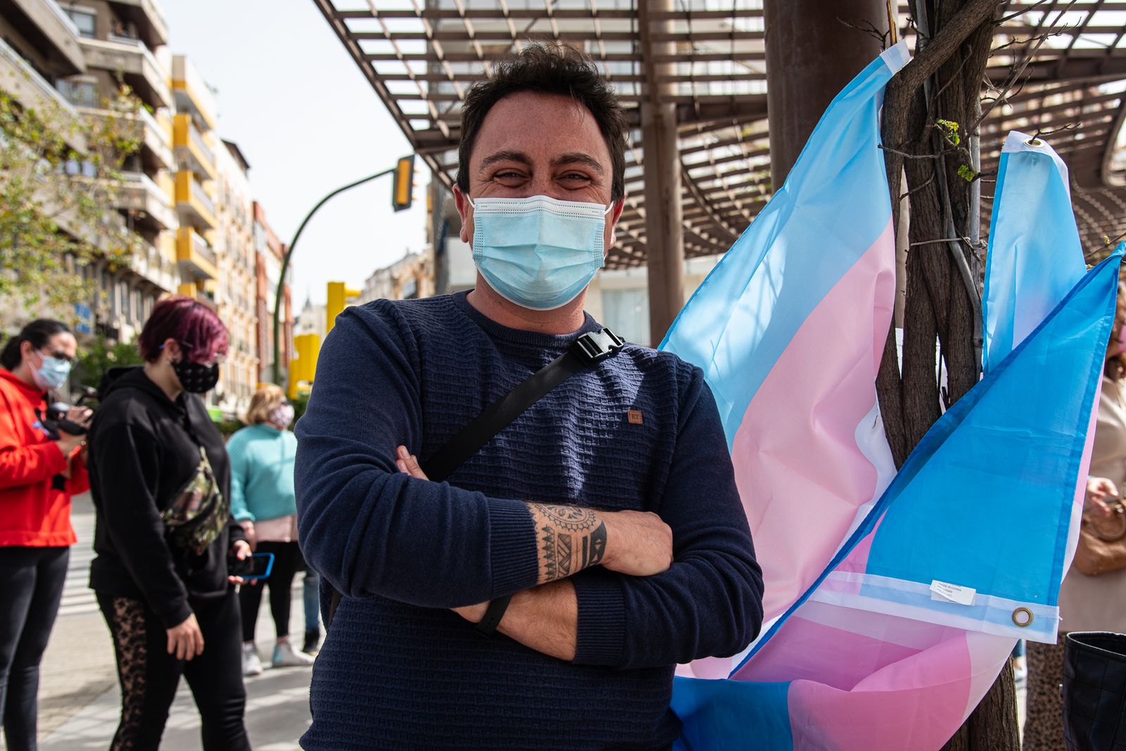 Imágenes de la inauguración del banco trans en Huelva