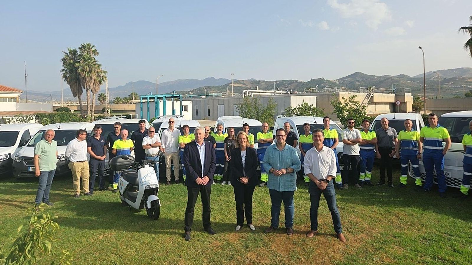 Aguas y Servicios presenta su nueva flota de vehículos eléctricos de bajas emisiones de CO2 Aguas y Servicios presenta su nueva flota de vehículos eléctricos de bajas emisiones de CO2