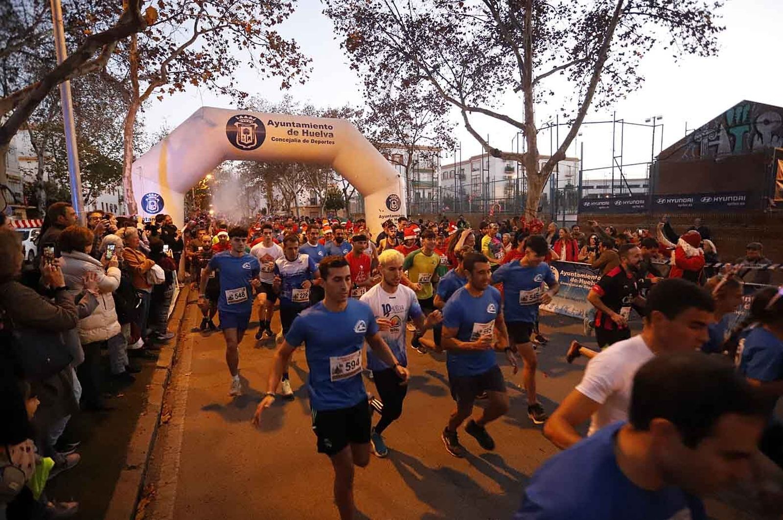 Imágenes de la carrera de San Silvestre en Huelva