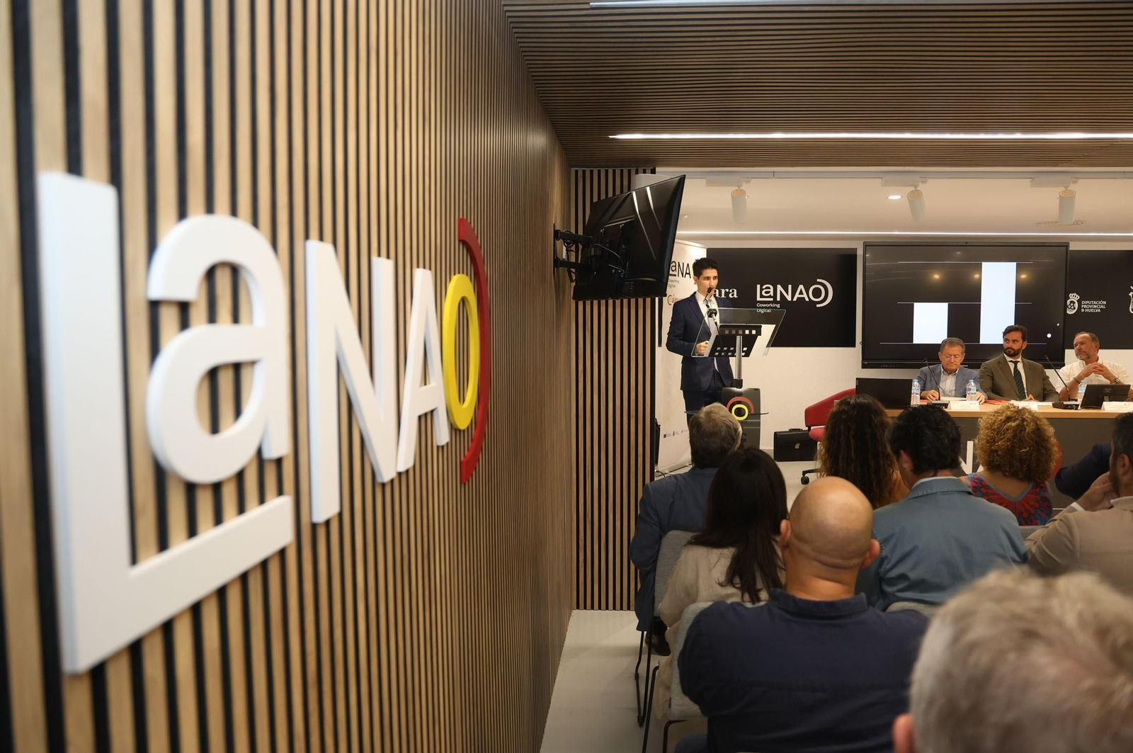 Una ponencia celebrado en el espacio La Nao de Huelva.