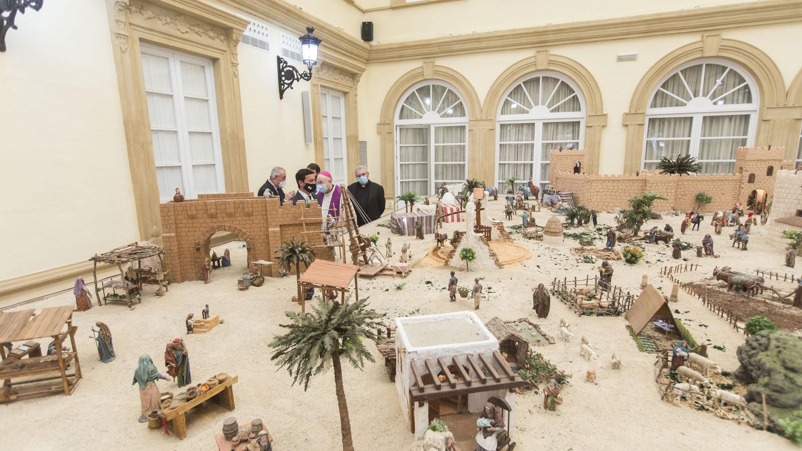 Más de 600 figuras componen el Nacimiento de este año.