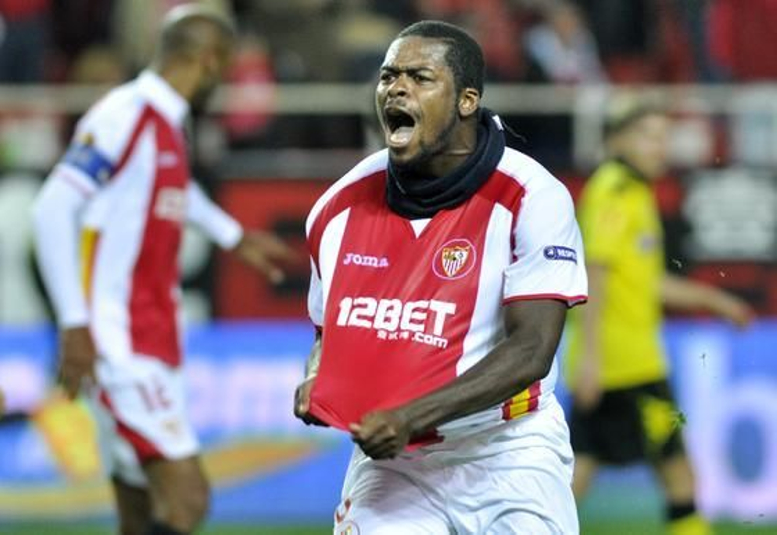 El Sevilla pasa a la siguiente ronda de la Liga Europa tras empatar 2-2 con el Borussia Dortmund. / Antonio Pizarro