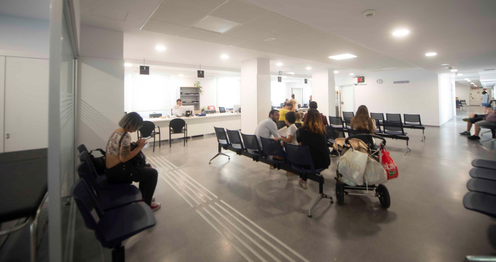 Zona de información y solicitud de citas en el centro de salud Córdoba Centro.