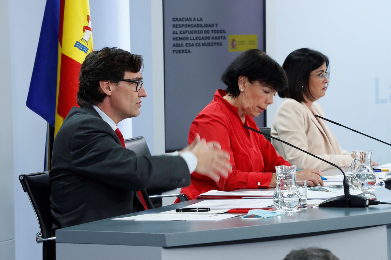Celaá, en el centro, junto a Salvador Illa y Carolina Darias durante la rueda de prensa tras la conferencia sectorial con las comunidades.