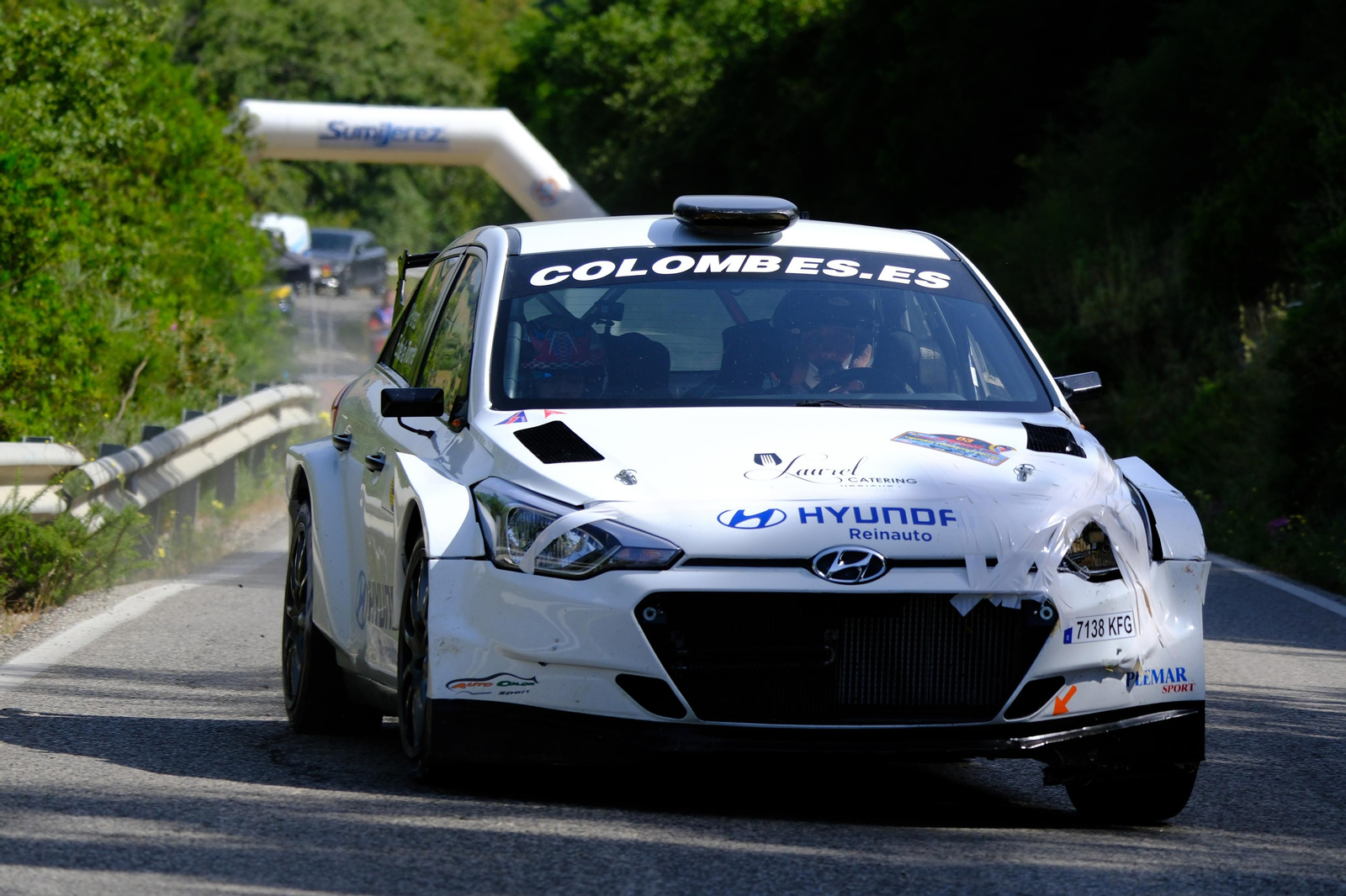 Pedro David Pérez y Esther de la Torre, a bordo del Hyundai i20 R5. Pedro David Pérez y Esther de la Torre, a bordo del Hyundai i20 R5.