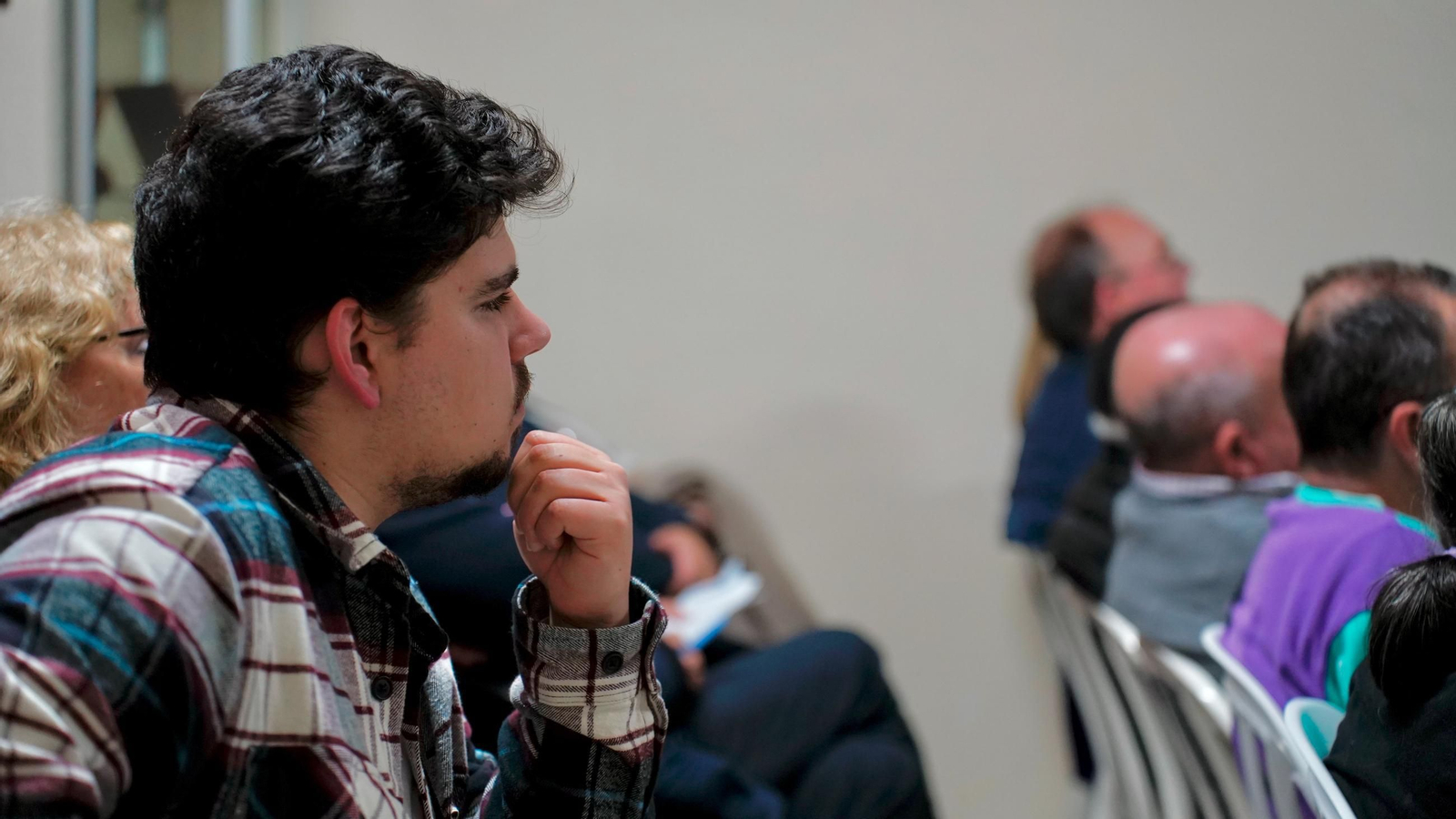 Fotos de la conferencia en Algeciras de Pablo Antonio Fernández sobre los Espacios Marítimos del Estrecho