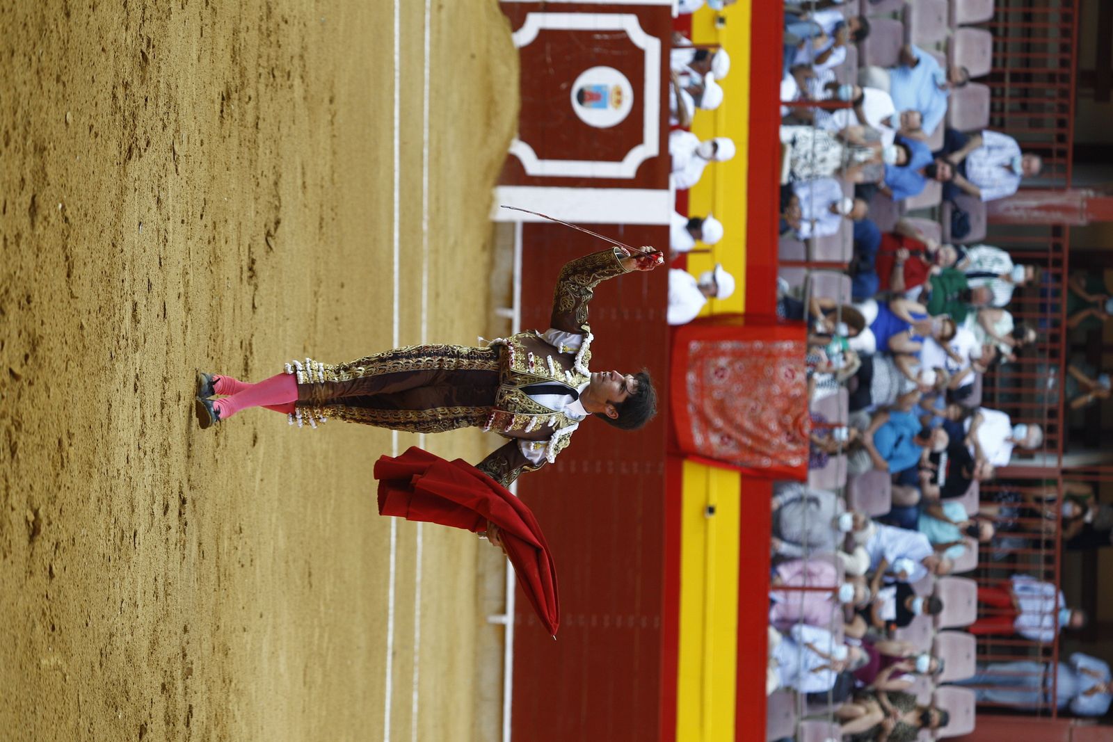 Fotogalería corrida de toros. Cayetano Rivera, Paco Ureña y Roca Rey. Roquetas de Mar.