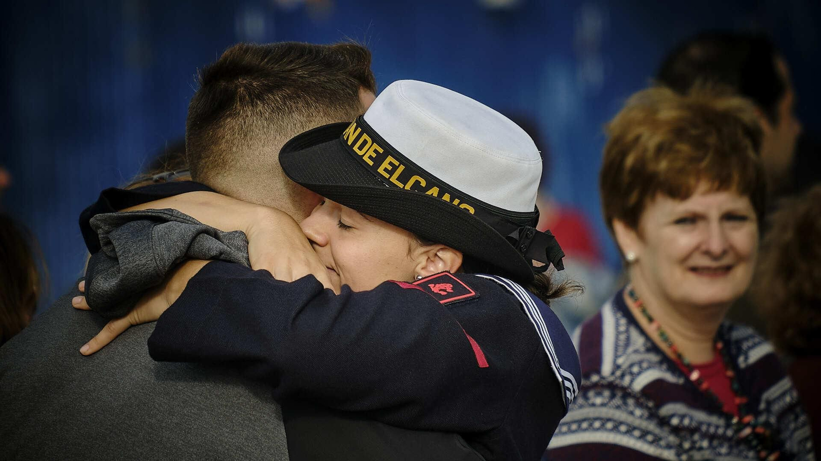 El buque escuela 'Juan Sebastián de Elcano' inicia su crucero de instrucción desde el muelle de Cádiz.
