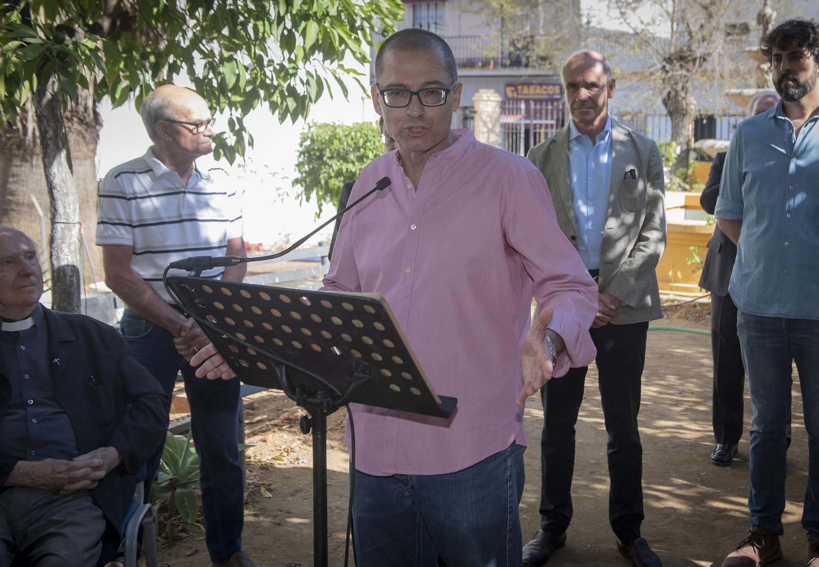 Las imágenes de la inauguración de los jardines del párroco D. Pedro Ybarra