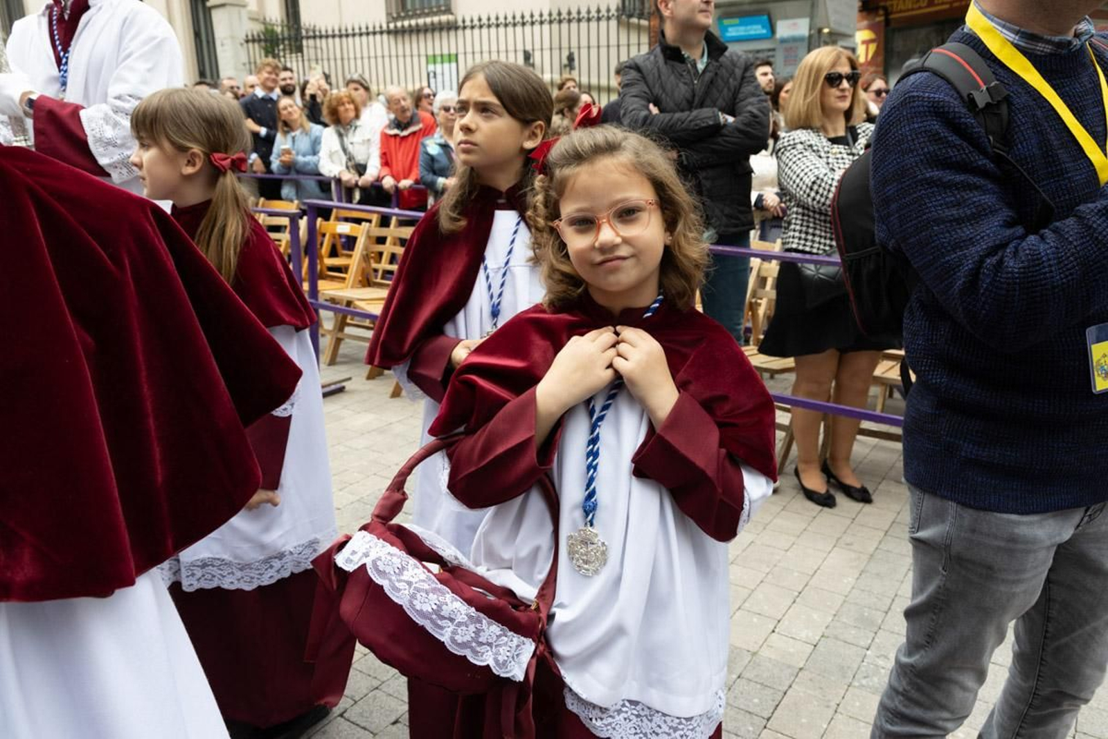 Los jiennenses se echan a la calle para presenciar la primera de las procesiones de la jornada: la Borriquilla (II)