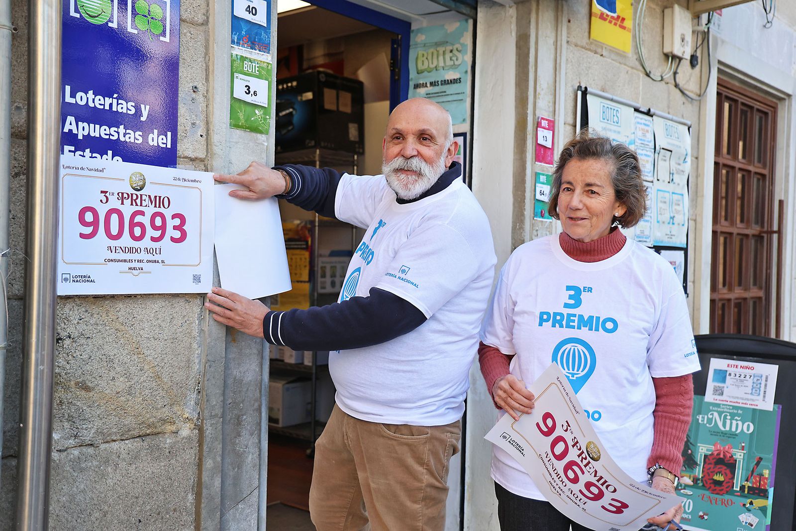 La Loteria de Navidad reparte premios en Huelva (14)
