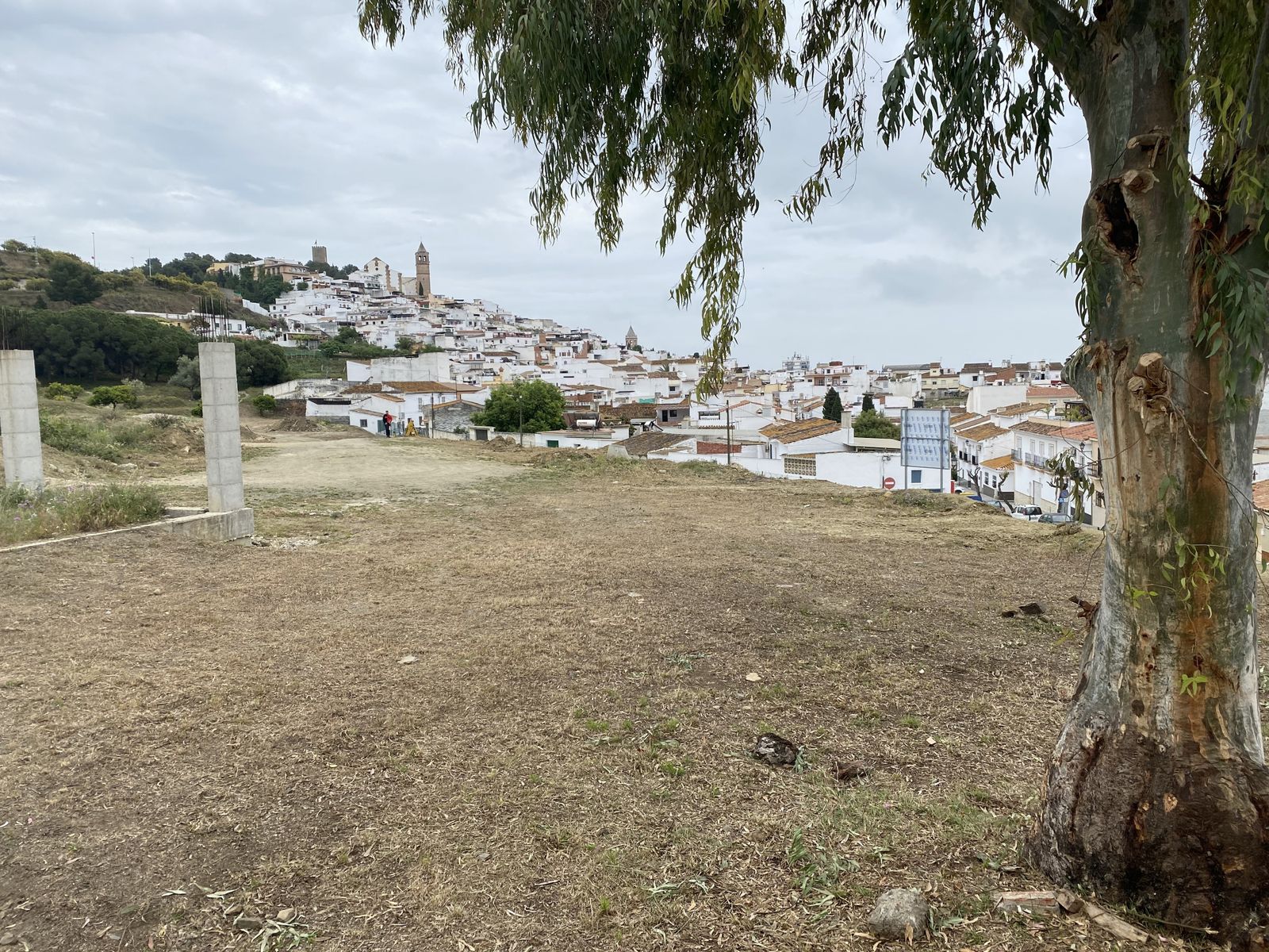 Parcela sobre la que se construirá el complejo cultural en el barrio de El Pilar.
