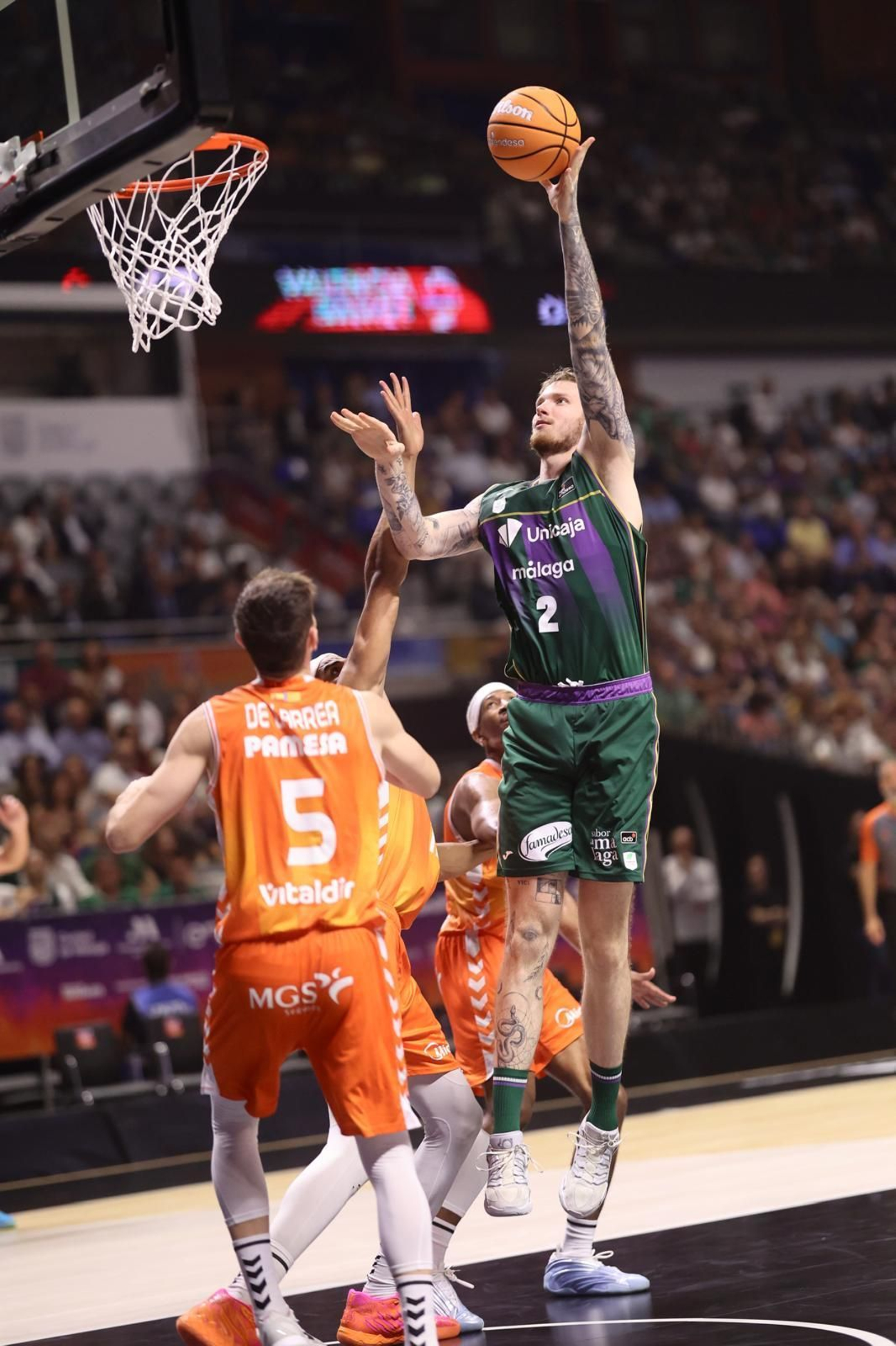 El Unicaja - Valencia Basket de la Supercopa, en fotos
