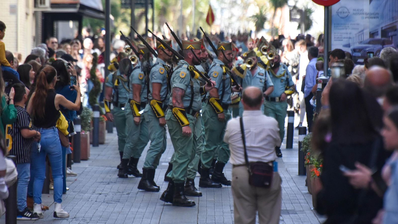 Fotos del Lunes Santo en Algeciras: Desfile de La Legión