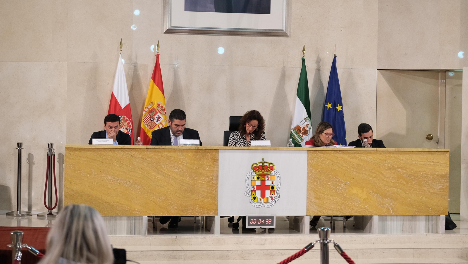 Imágenes del pleno del Ayuntamiento de Almería
