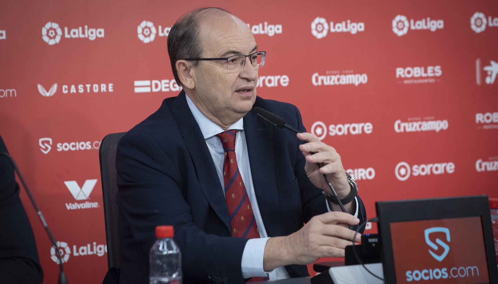 Las imágenes de la presentación de Sampaoli como nuevo entrenador del Sevilla