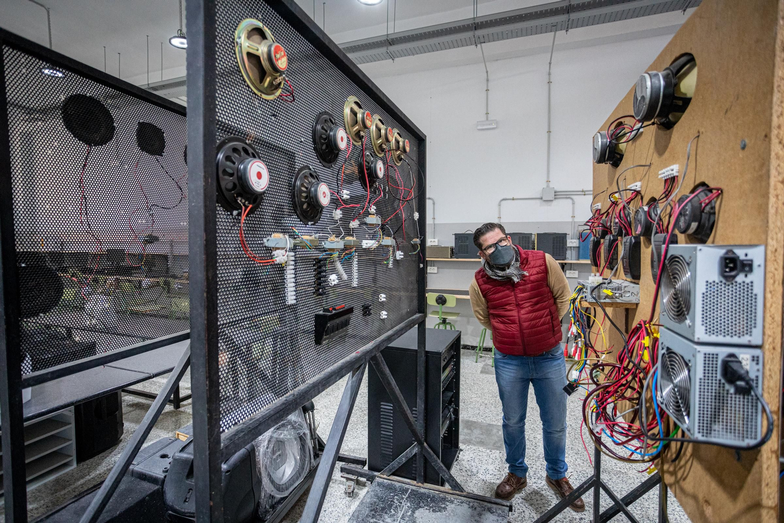 Uno de los remozados talleres de Salesianos Cádiz.