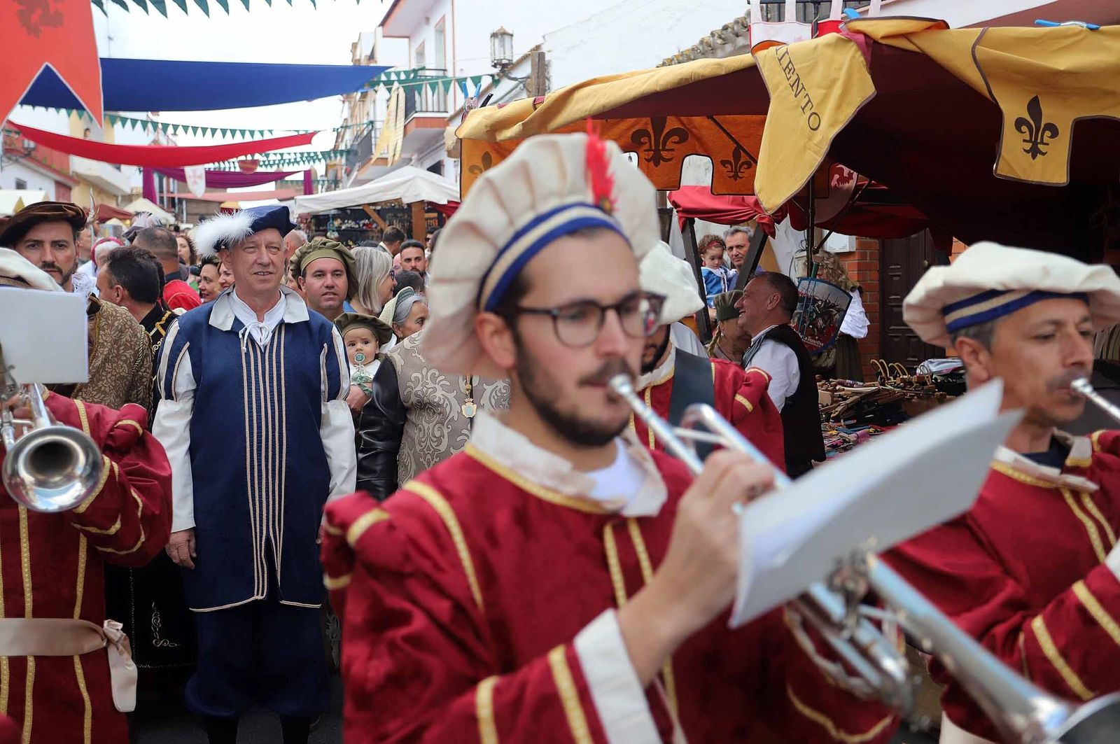 Imágenes del gran ambiente en la Feria Medieval de Palos de la Frontera, Huelva