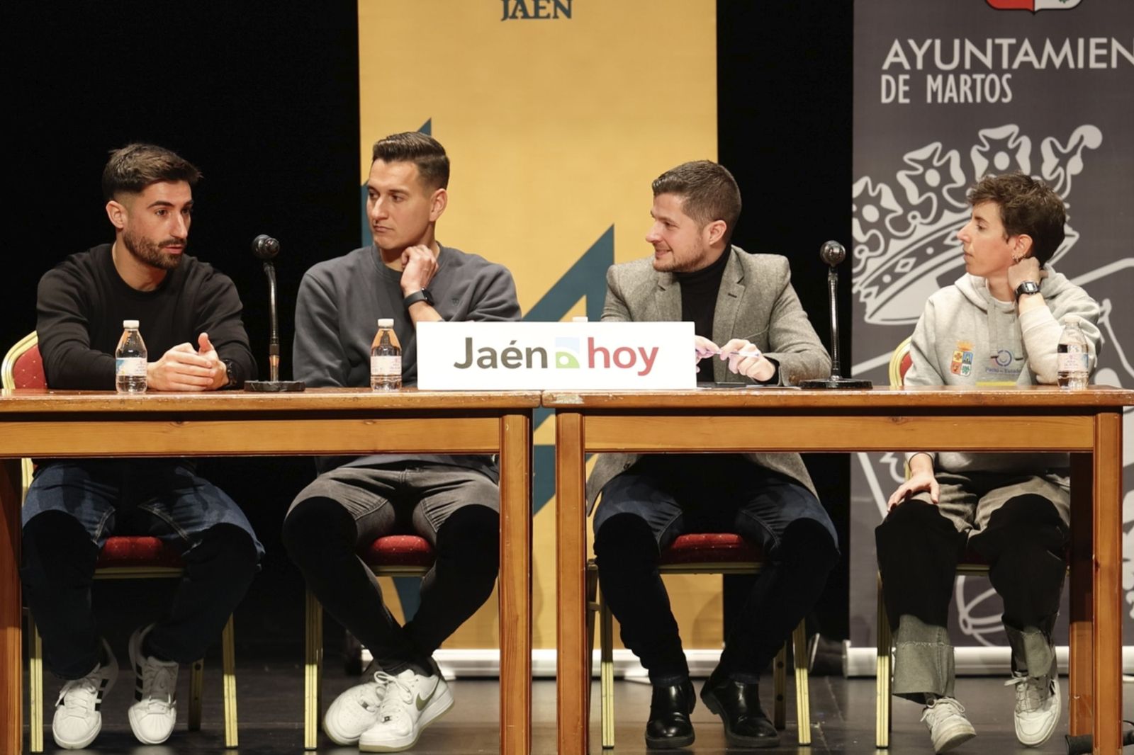 En imágenes: 'La tertulia deportiva de Jaén Hoy', espacio de diálogo entre deportistas y escolares en Martos