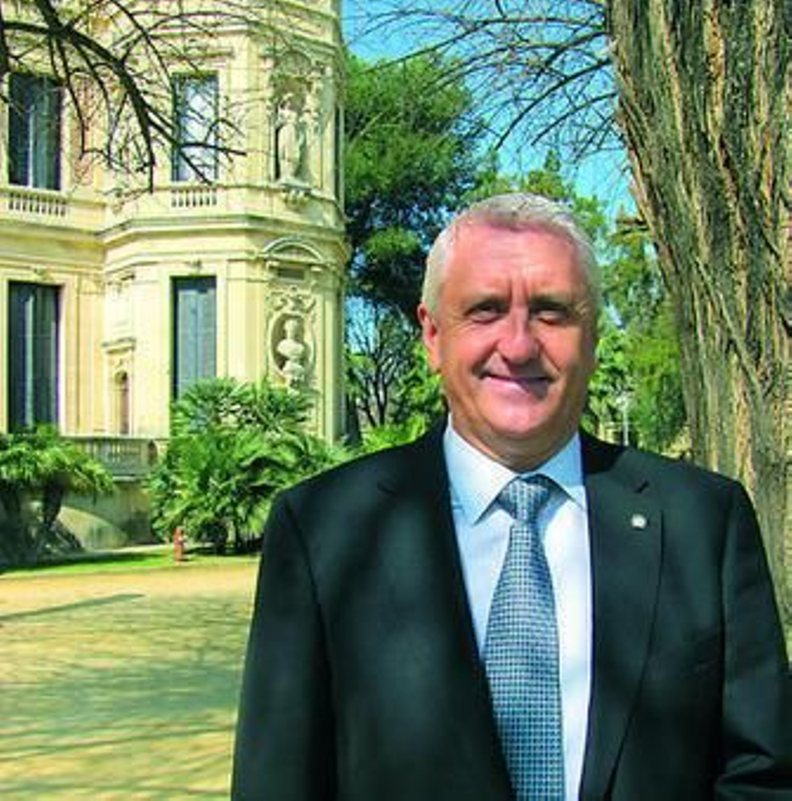 Juan Carlos Campos, uno de los jueces del concurso, ayer en la Escuela.