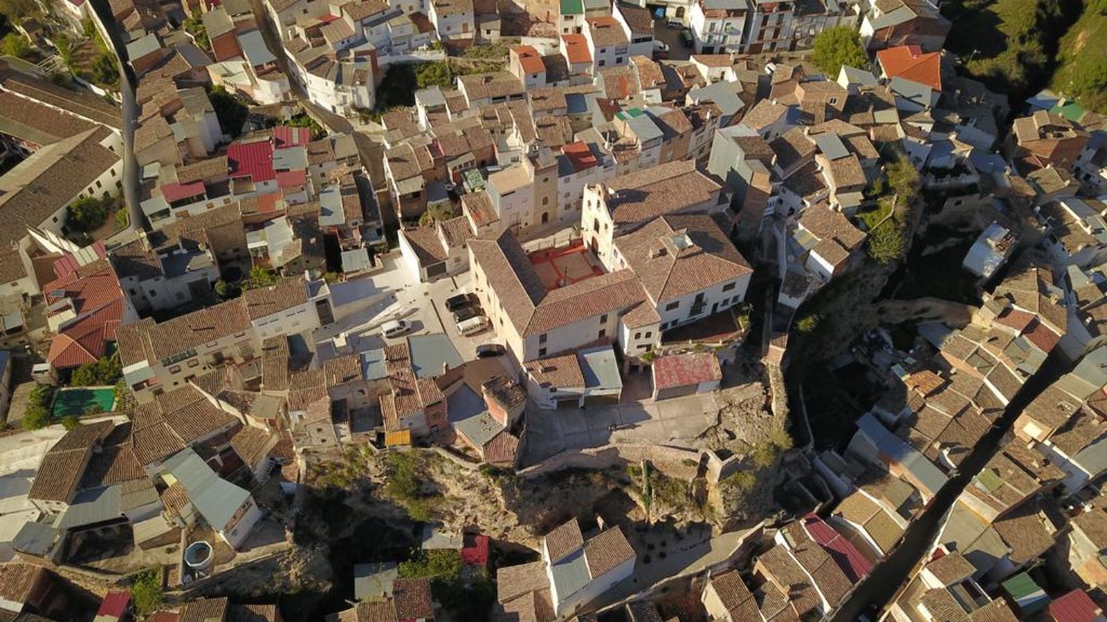 Imagen aérea del castillo de Beas.
