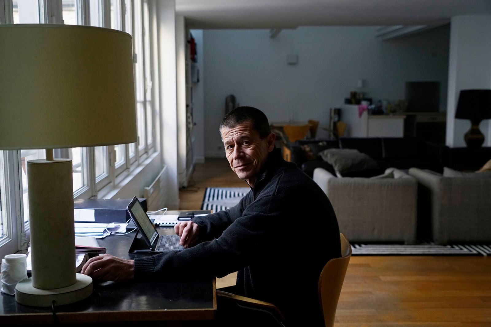 El escritor y guionista francés Emmanuel Carrère (París, 1957)