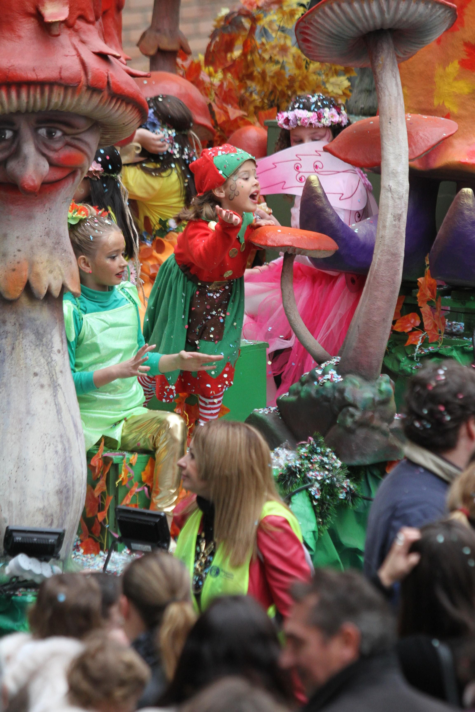 Cabalgata de los Reyes Magos 2018: Melchor, Gaspar y Baltazar adelantan su salida para llenar de ilusión las calles de Huelva