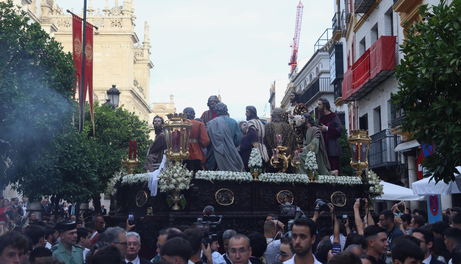 Traslado del misterio de la Cena al Palacio Arzobispal