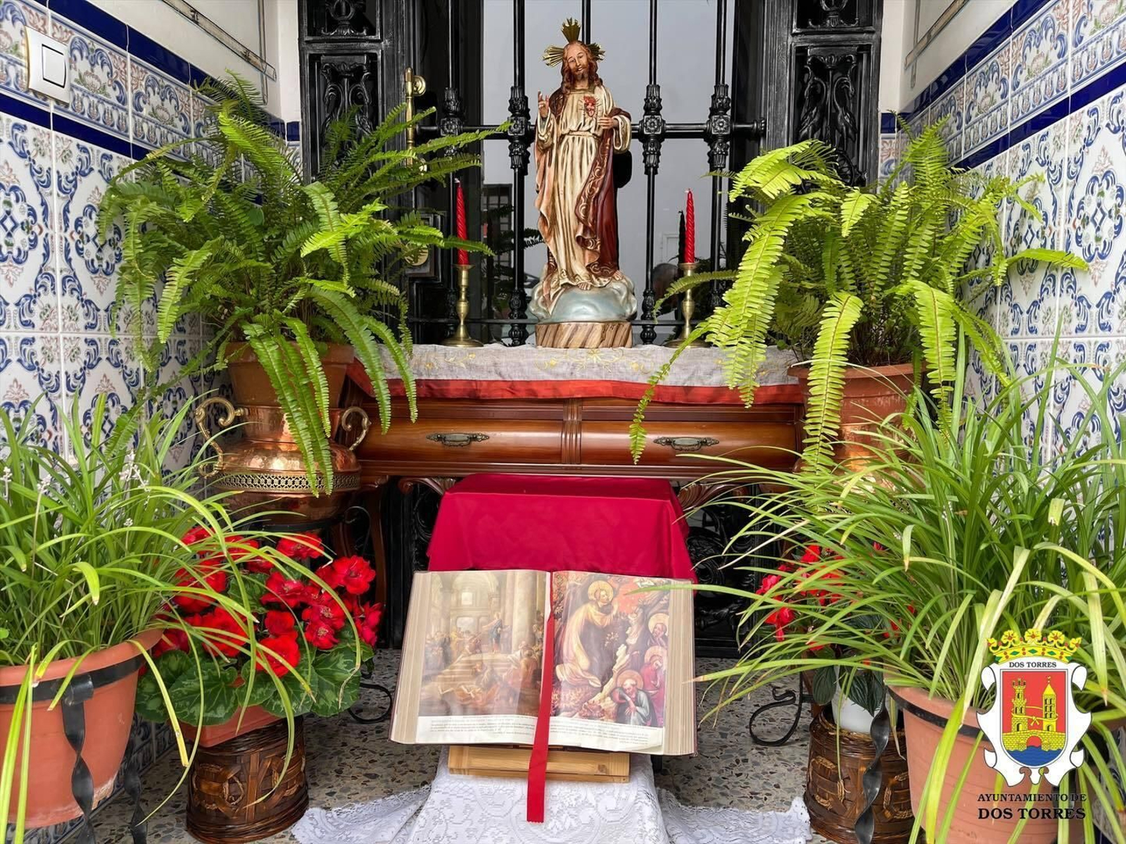 Una ruta en fotografías por los altares del Corazón de Jesús en Dos Torres Una ruta en fotografías por los altares del Corazón de Jesús en Dos Torres