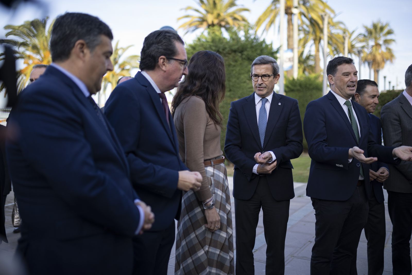 Imágenes de la recepción de los invitados al desayuno-coloquio con Jorge Paradela en el Foro Joly Andalucía