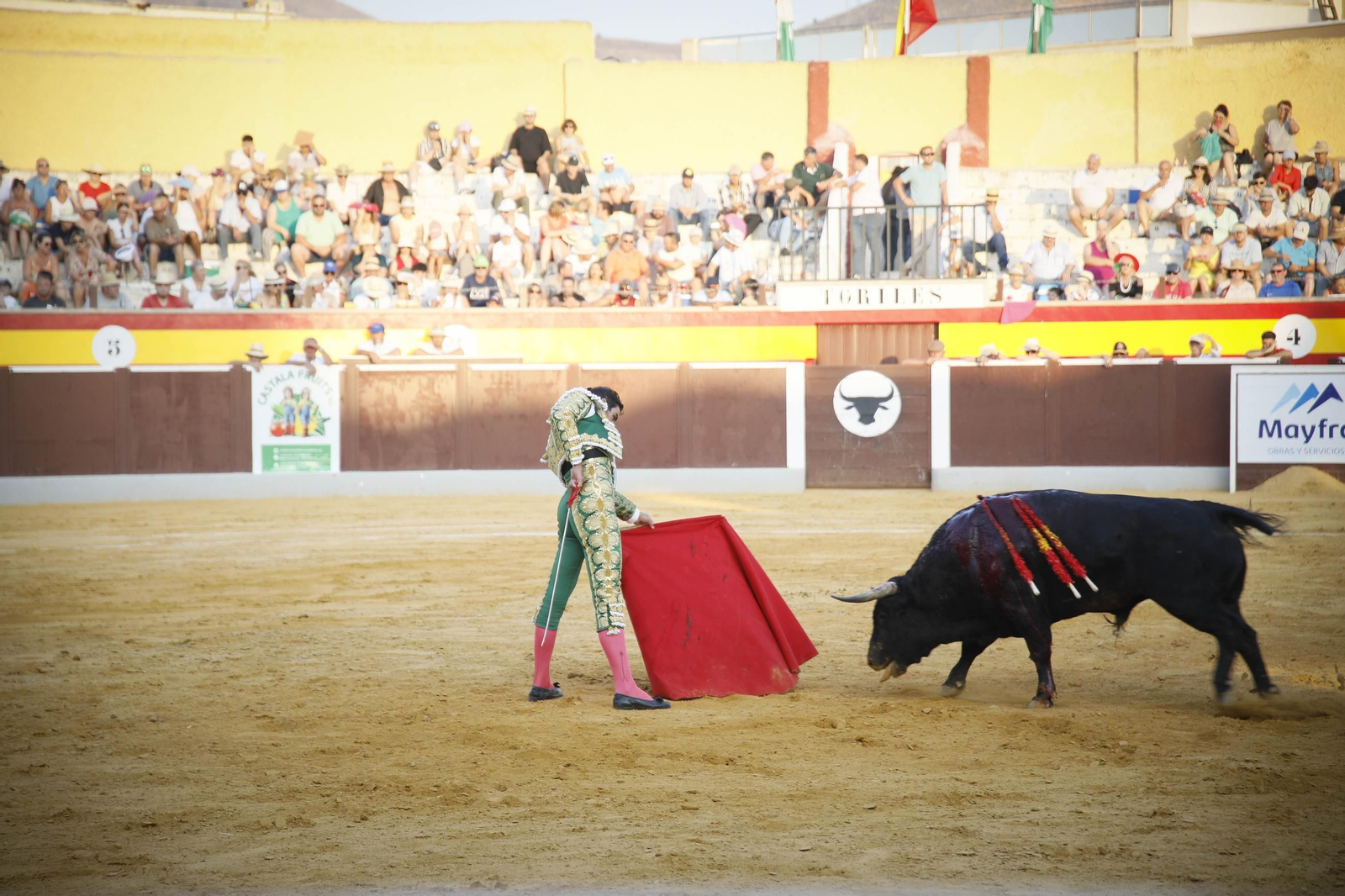 Corrida de toros Berja con un toro indultado, en imágenes