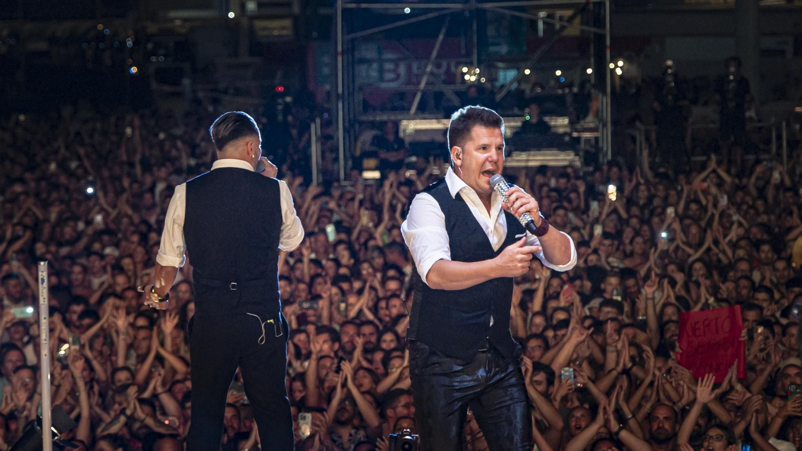 Las imágenes del concierto de despedida de Andy&Lucas en el muelle de Cádiz