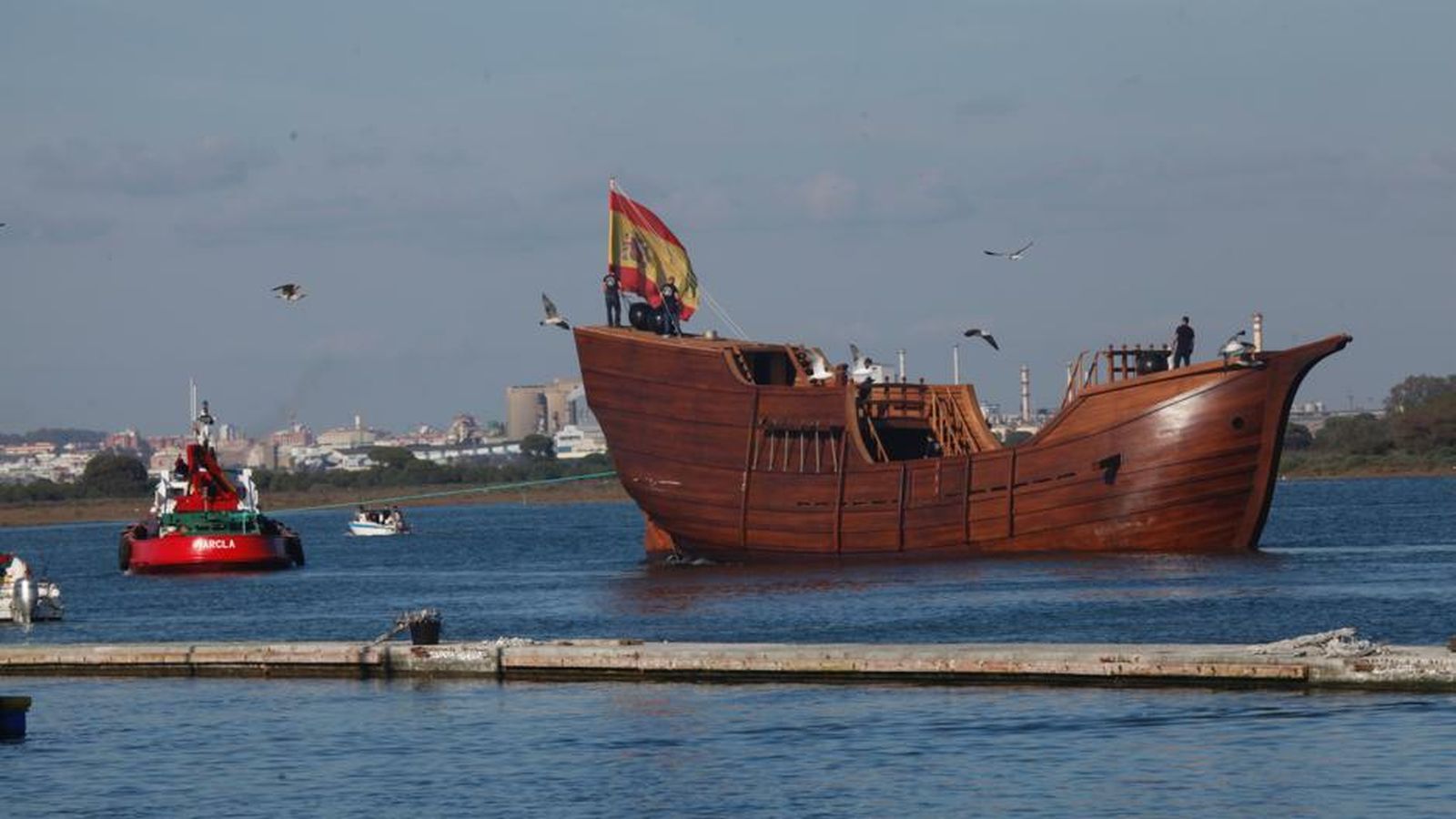 El caso de la Nao Victoria 500 flota sobre la Ría de Punta Umbría.