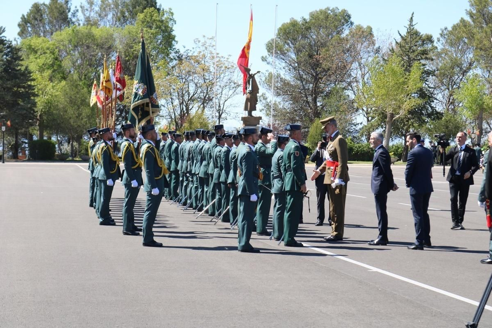 En imágenes: así ha sido la jura de bandera de la Guardia Civil presidida por el rey Felipe VI