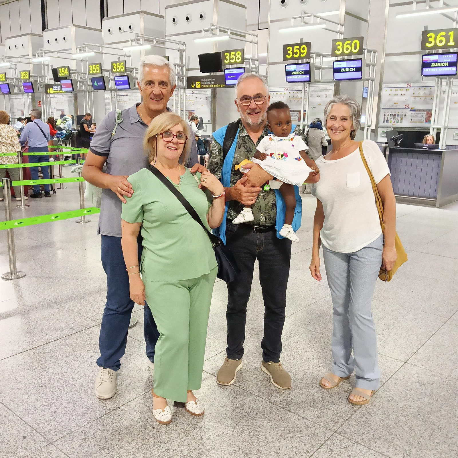 Milane, en el aeropuerto antes de volver a Benin.