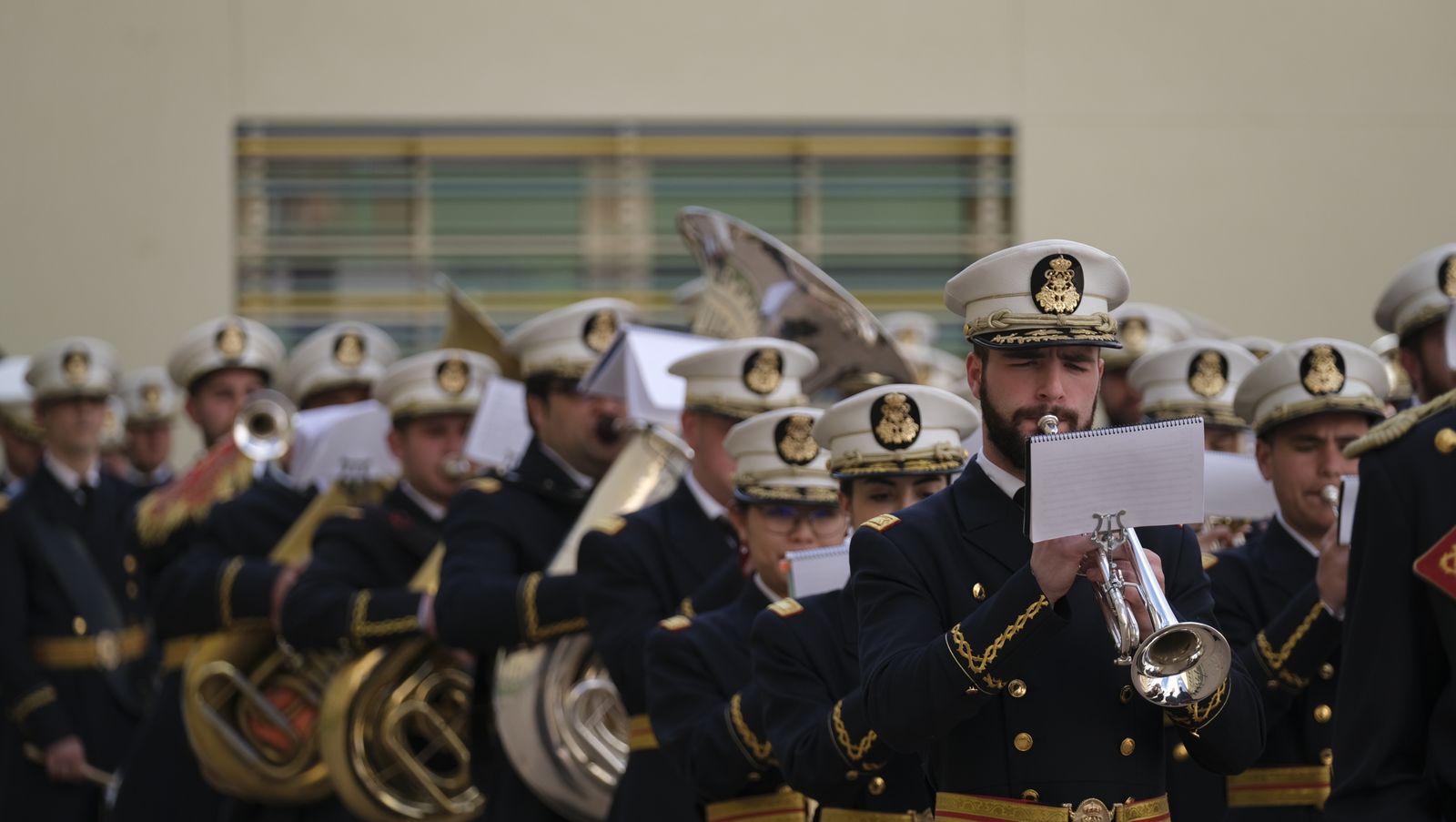 Fotogalería de la procesión de Coronación. Semana Santa Almería 2022.