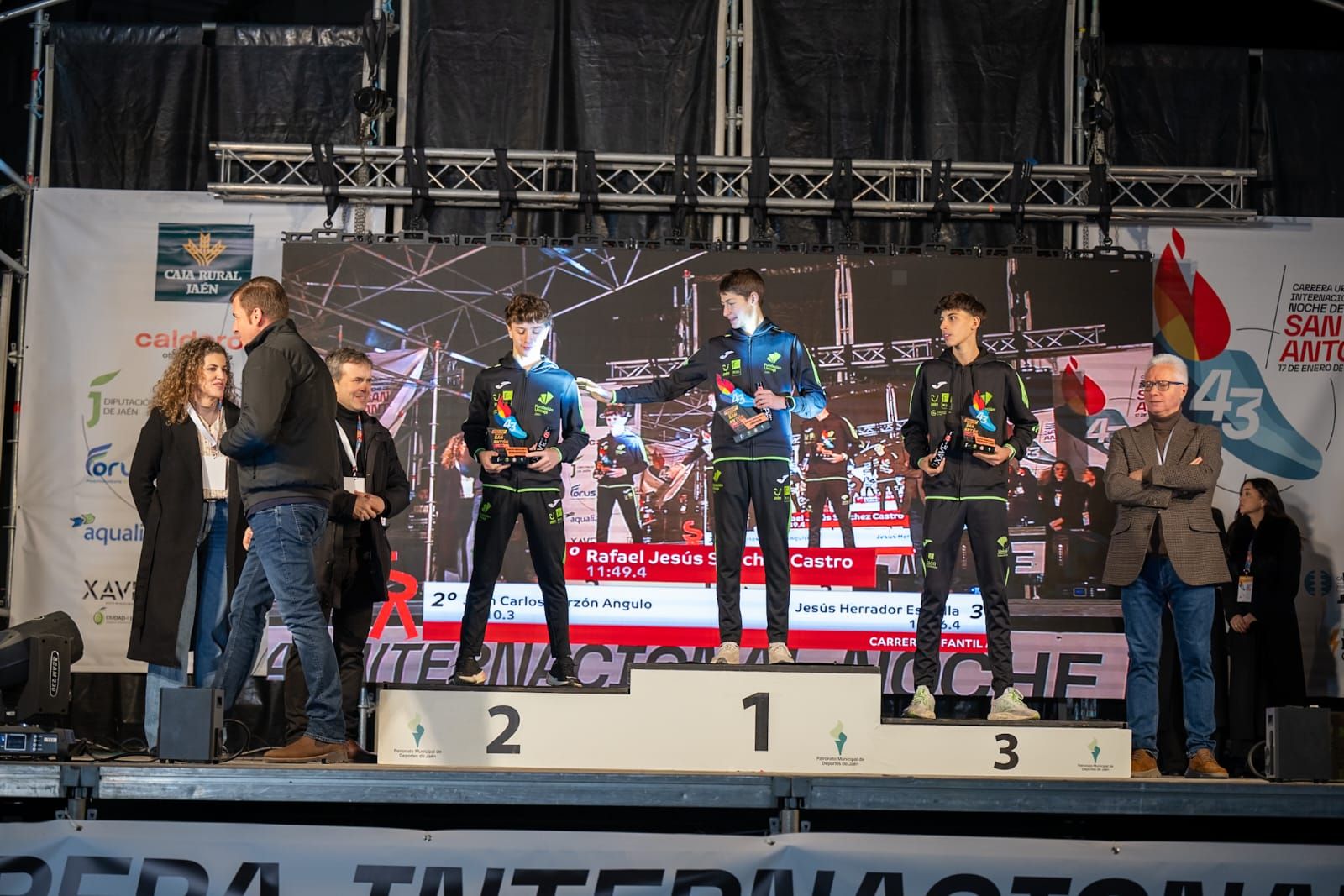 En imágenes: entrega de trofeos de todas las categorías de la Carrera de San Antón 2026